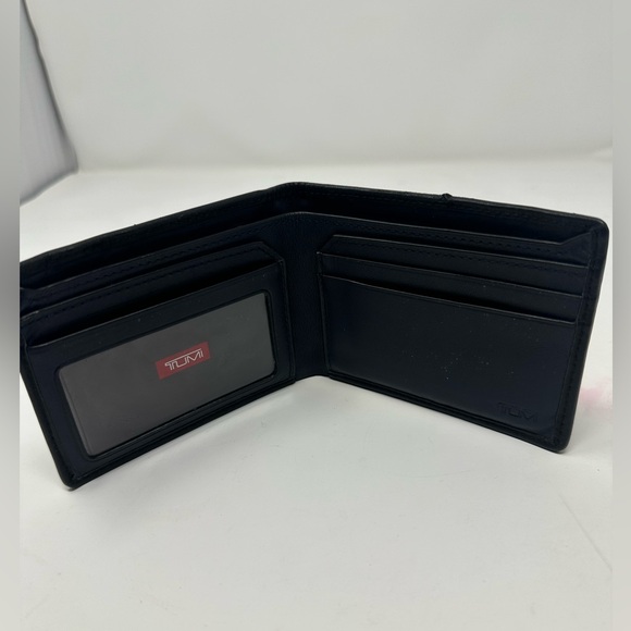 Tumi wallet - Picture 7 of 9